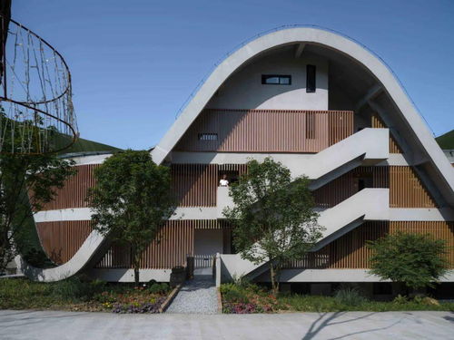 玉峰山慢屋·青麦庄园 在青麦与云雾间，建造诗意栖居